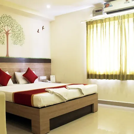Hotel Green Trees